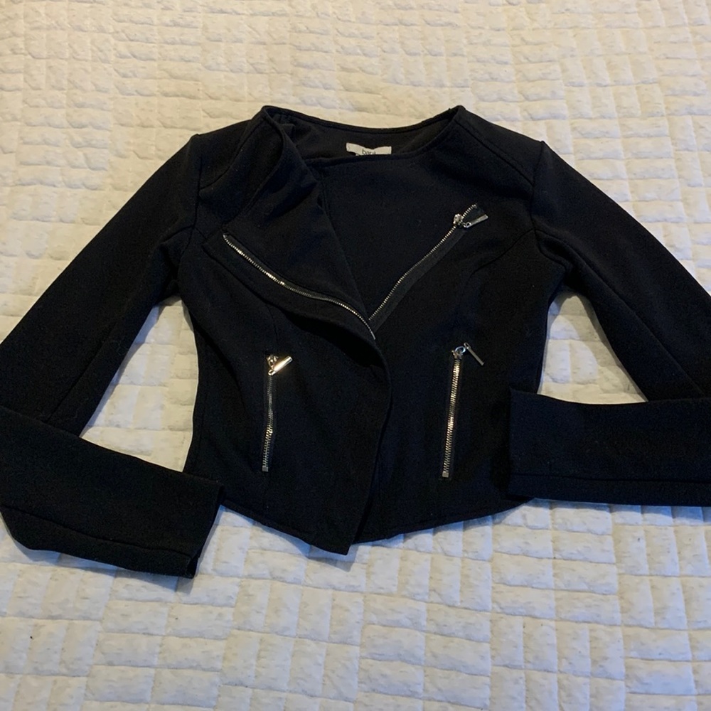 Cropped black blazer